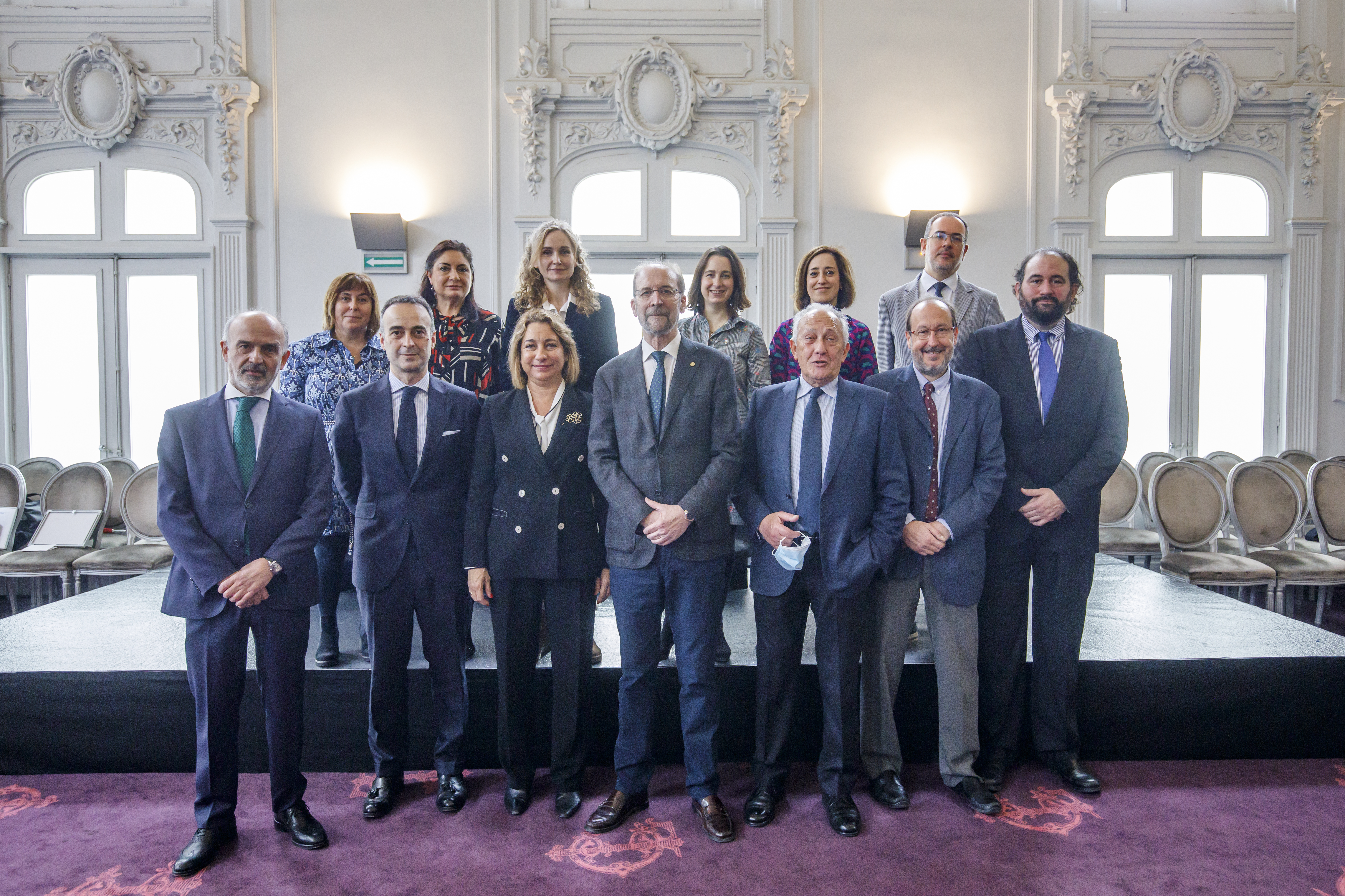ACTO DE TOMA DE POSESIÓN Y ENTREGA DE MEDALLAS Y DIPLOMAS CONMEMORATIVOS DE EJERCICIO PROFESIONAL