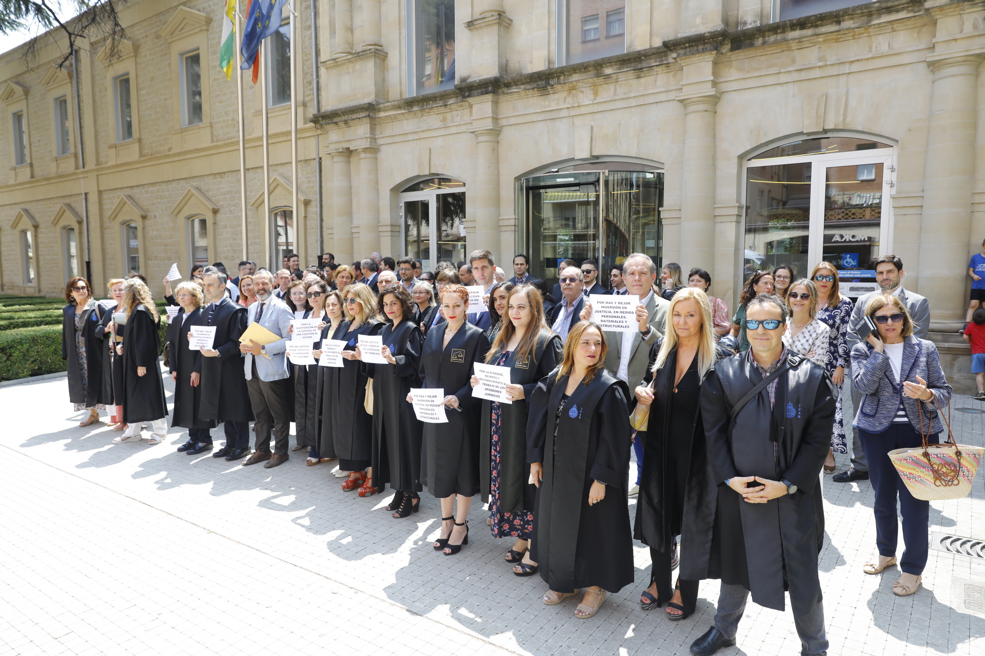 CONCENTRACIÓN ANTE EL PALACIO DE JUSTICIA DE LOGROÑO DÍA 28 DE JUNIO A LAS 13h